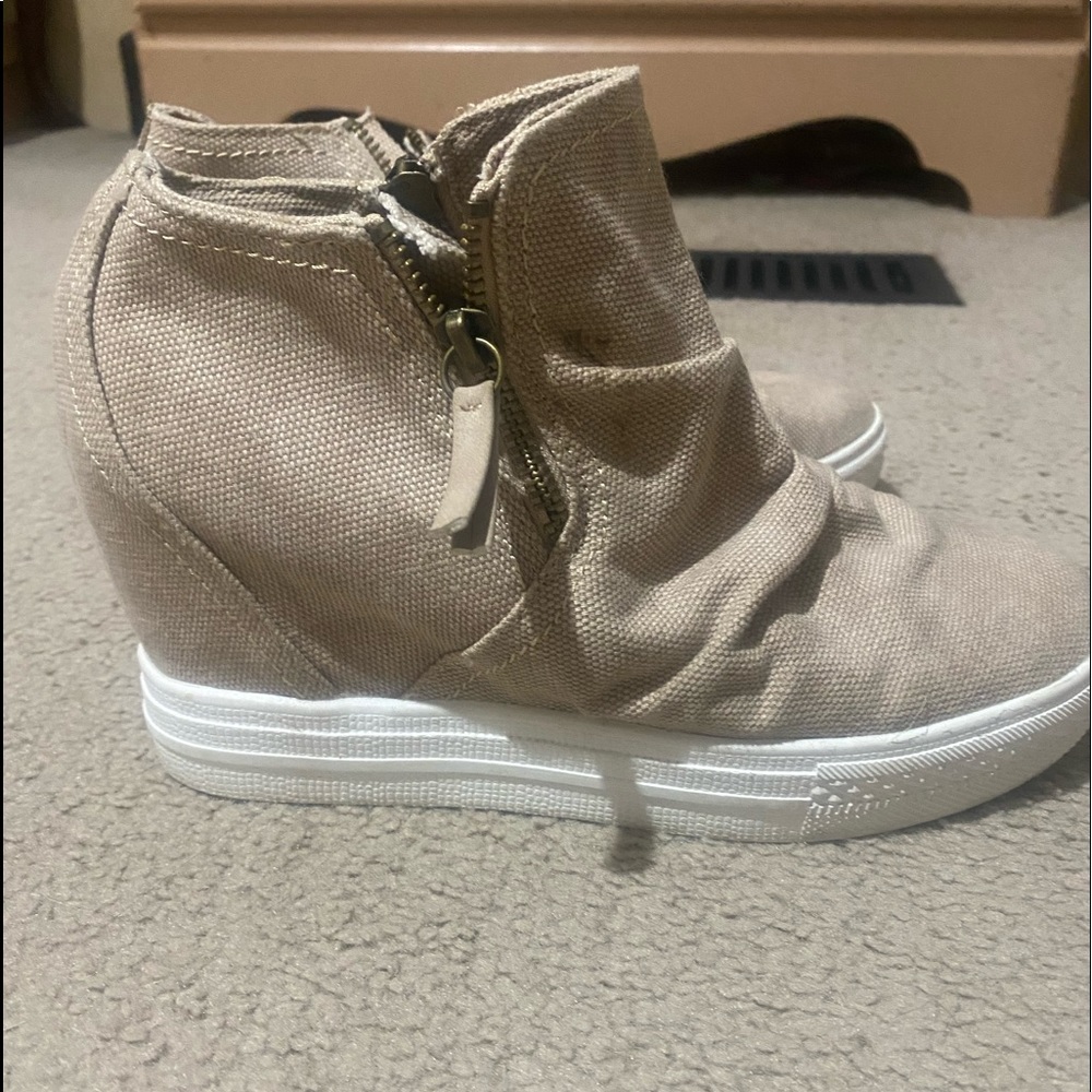 Wedges tennis shoes